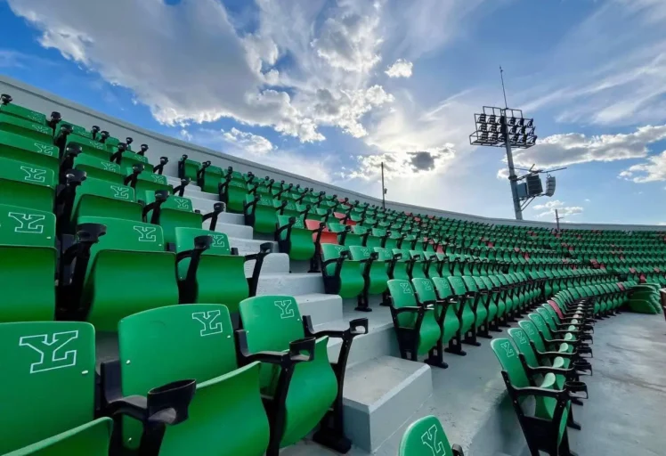 Torres metálicas para iluminación de estadios deportivos